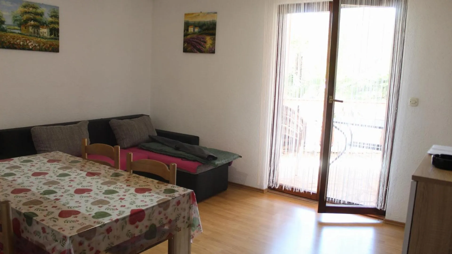 Standard Apartments Near Beach Kruševo