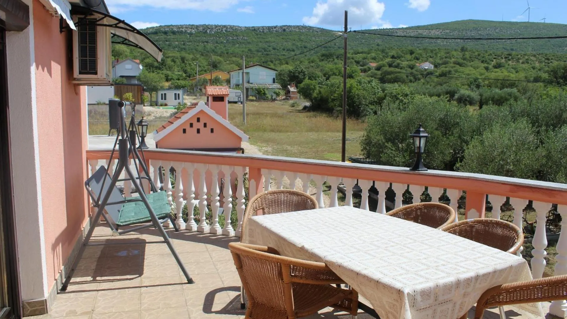 Standard Apartments Near Beach Kruševo